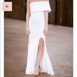 White off the shoulder fitted dress